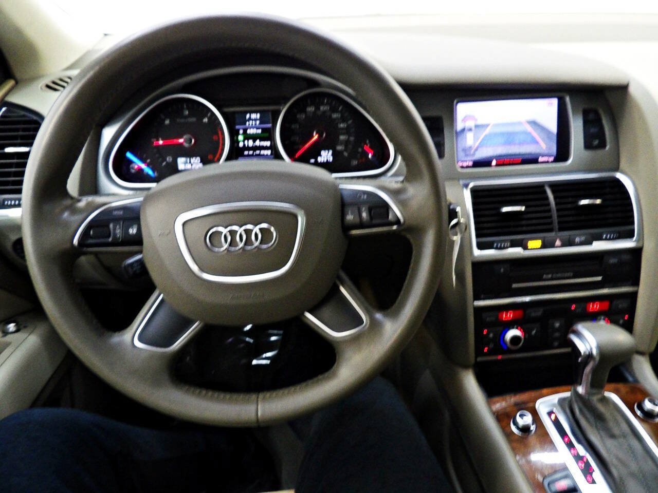 Used 2015 Audi Q7 TDI Premium Plus w/ Premium Plus Package AWD/4WD image 19
