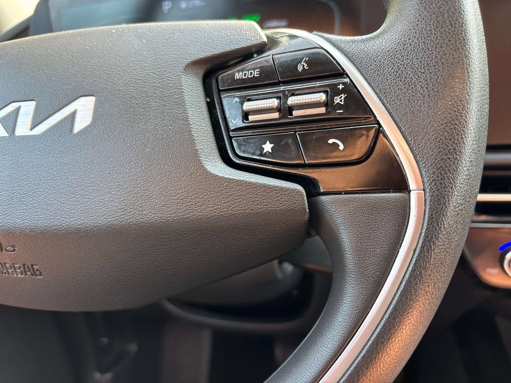 Certified 2023 Kia Niro LX FWD image 19