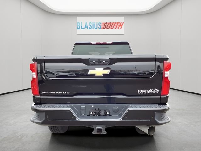 Used 2024 Chevrolet Silverado 2500 High Country AWD/4WD image 4