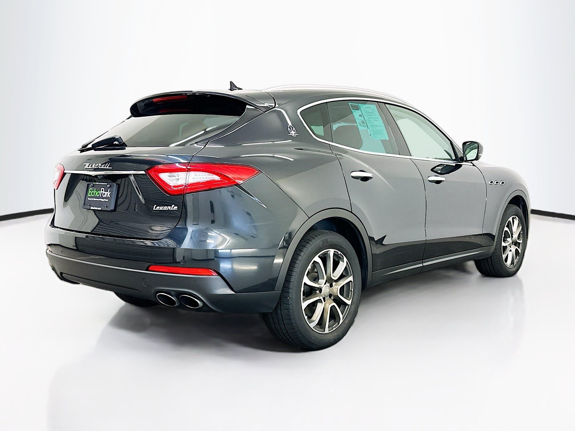 Used 2017 Maserati Levante AWD/4WD image 9
