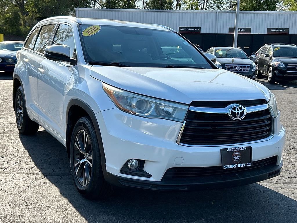 Used 2016 Toyota Highlander XLE AWD/4WD image 4