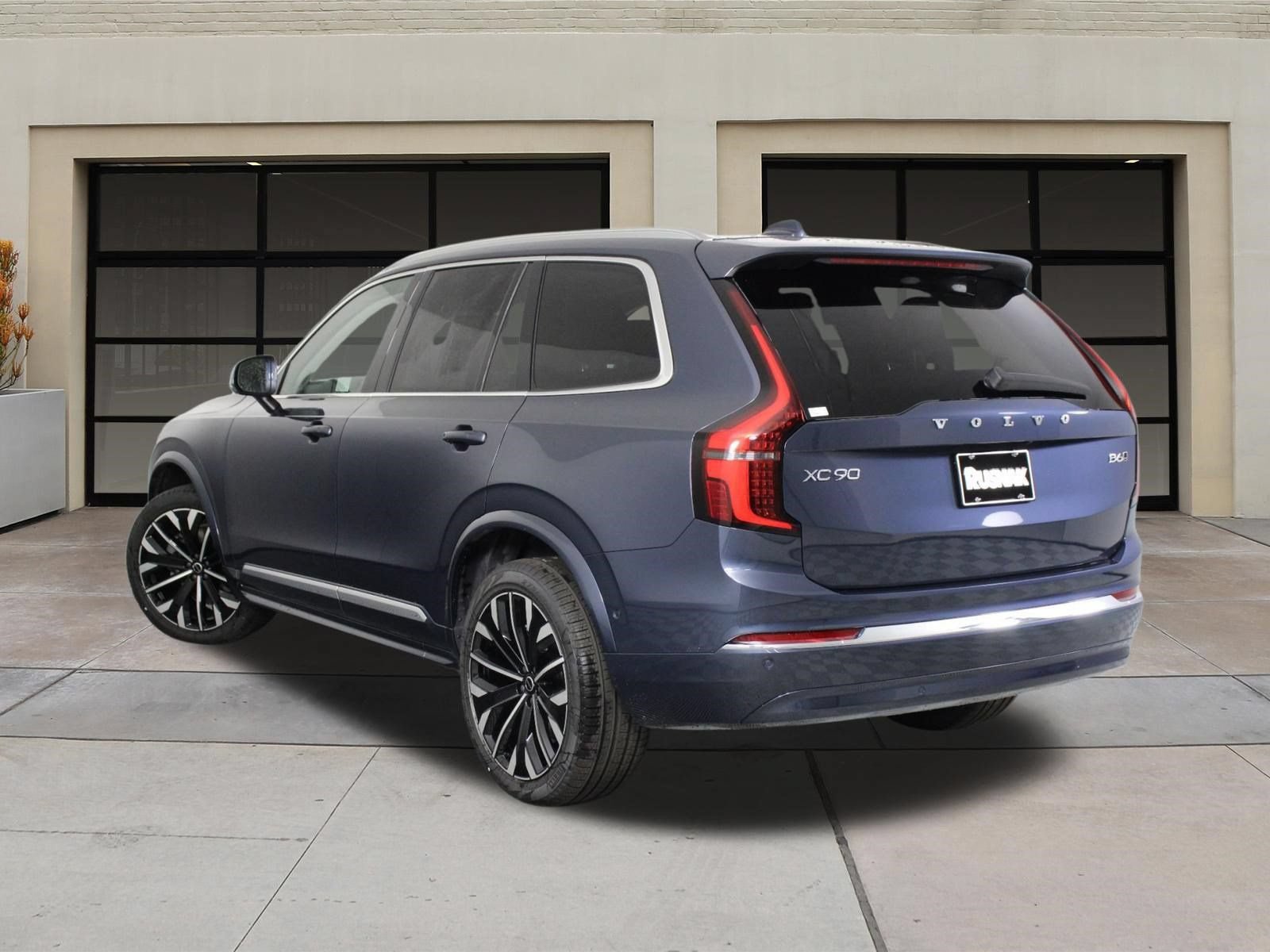 New 2026 Volvo XC90 B6 Plus AWD/4WD image 3