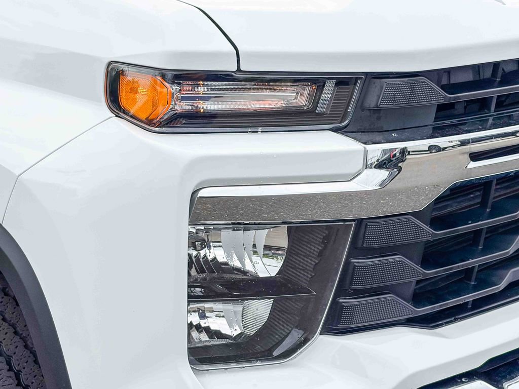 Used 2025 Chevrolet Silverado 2500 LT w/ Convenience Package image 7