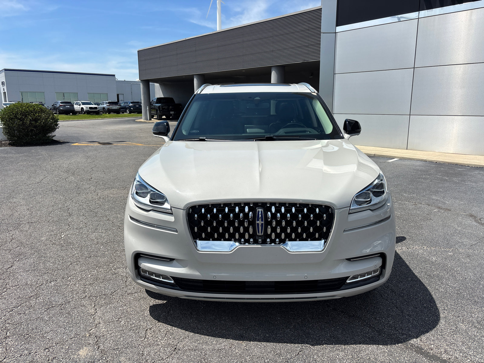 Certified 2023 Lincoln Aviator Grand Touring w/ Equipment Group 301A AWD/4WD image 2