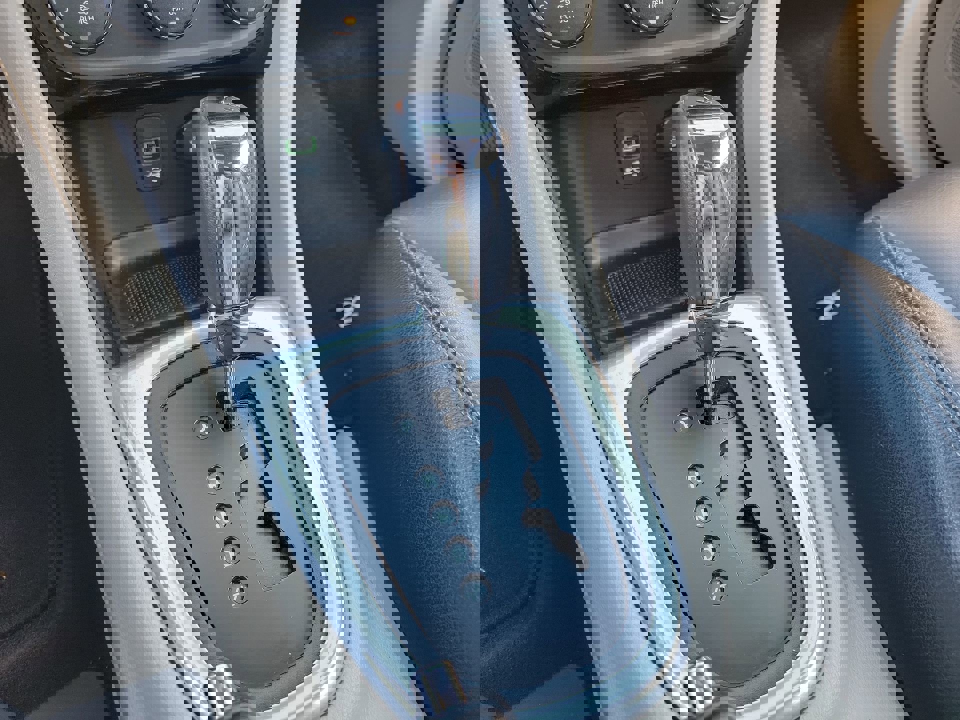 Used 2014 Chrysler 200 Touring image 22