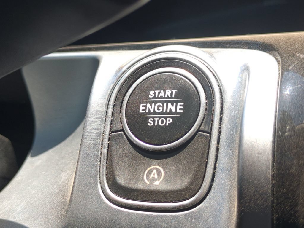 Used 2021 Mercedes-Benz GLB 250 image 32
