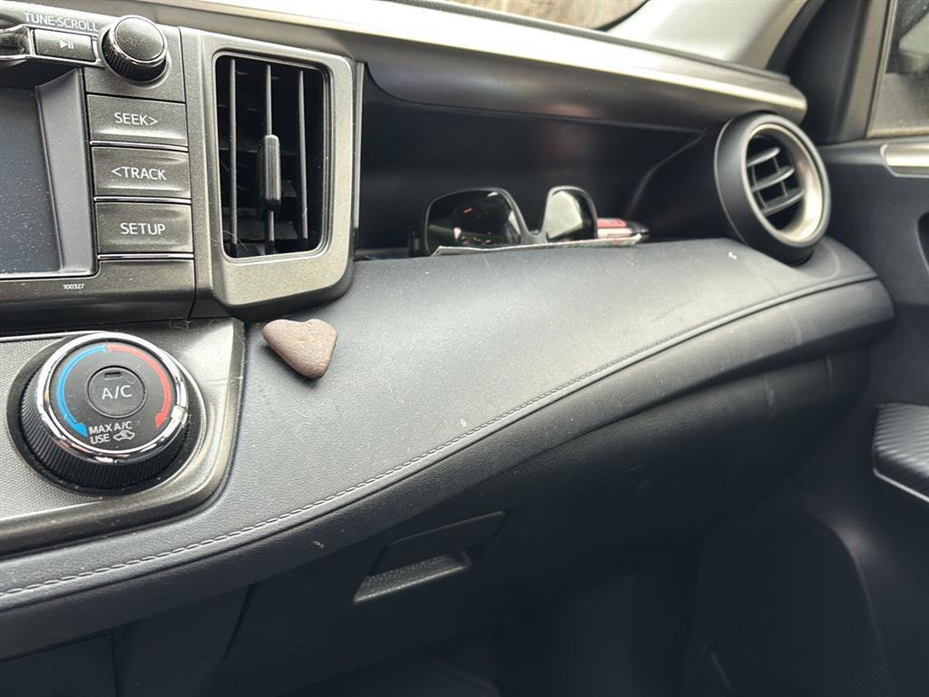 Used 2015 Toyota RAV4 LE image 8