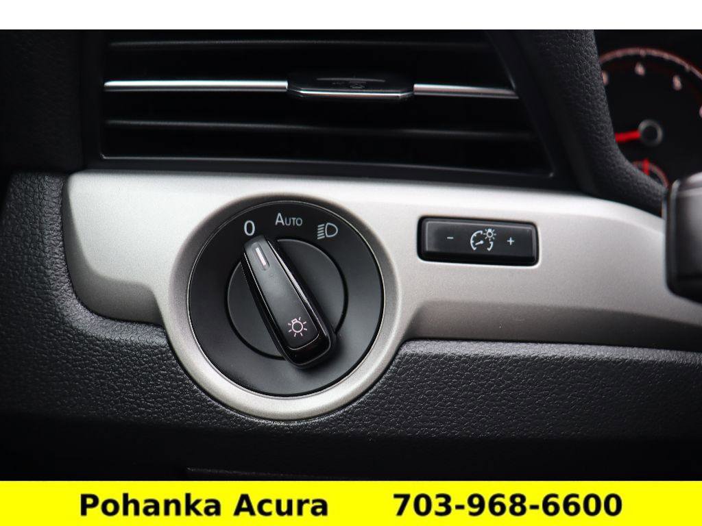 Used 2021 Volkswagen Passat 2.0T SE image 16