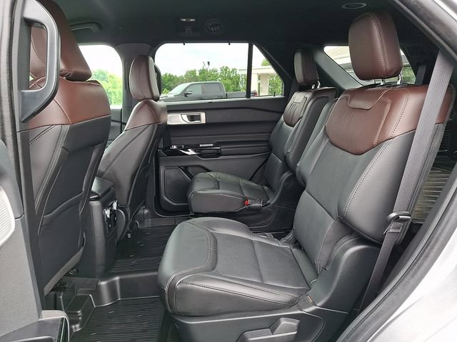 Used 2023 Ford Explorer Platinum w/ Technology Package AWD/4WD image 11
