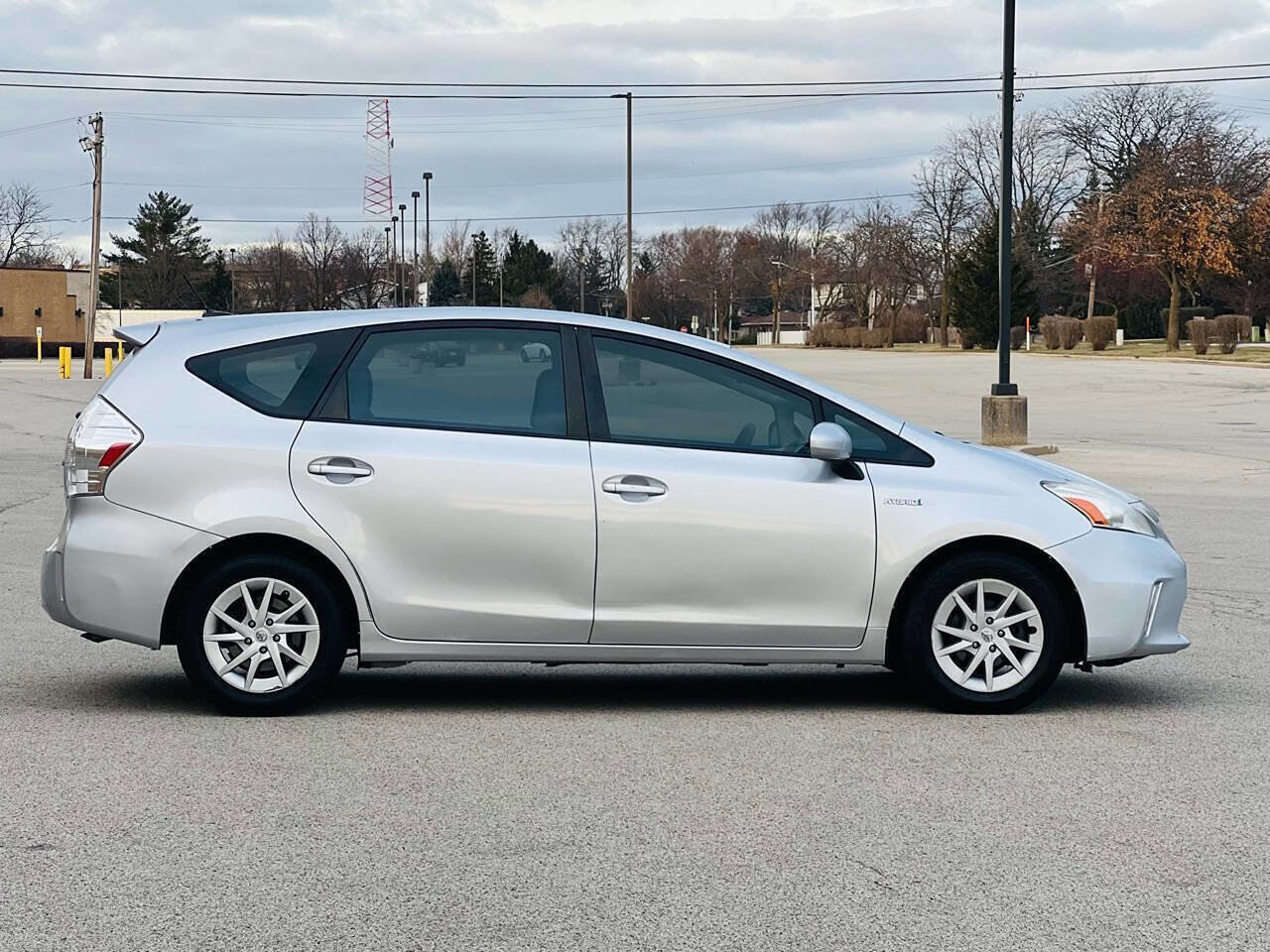 Used 2012 Toyota Prius V Three FWD image 4