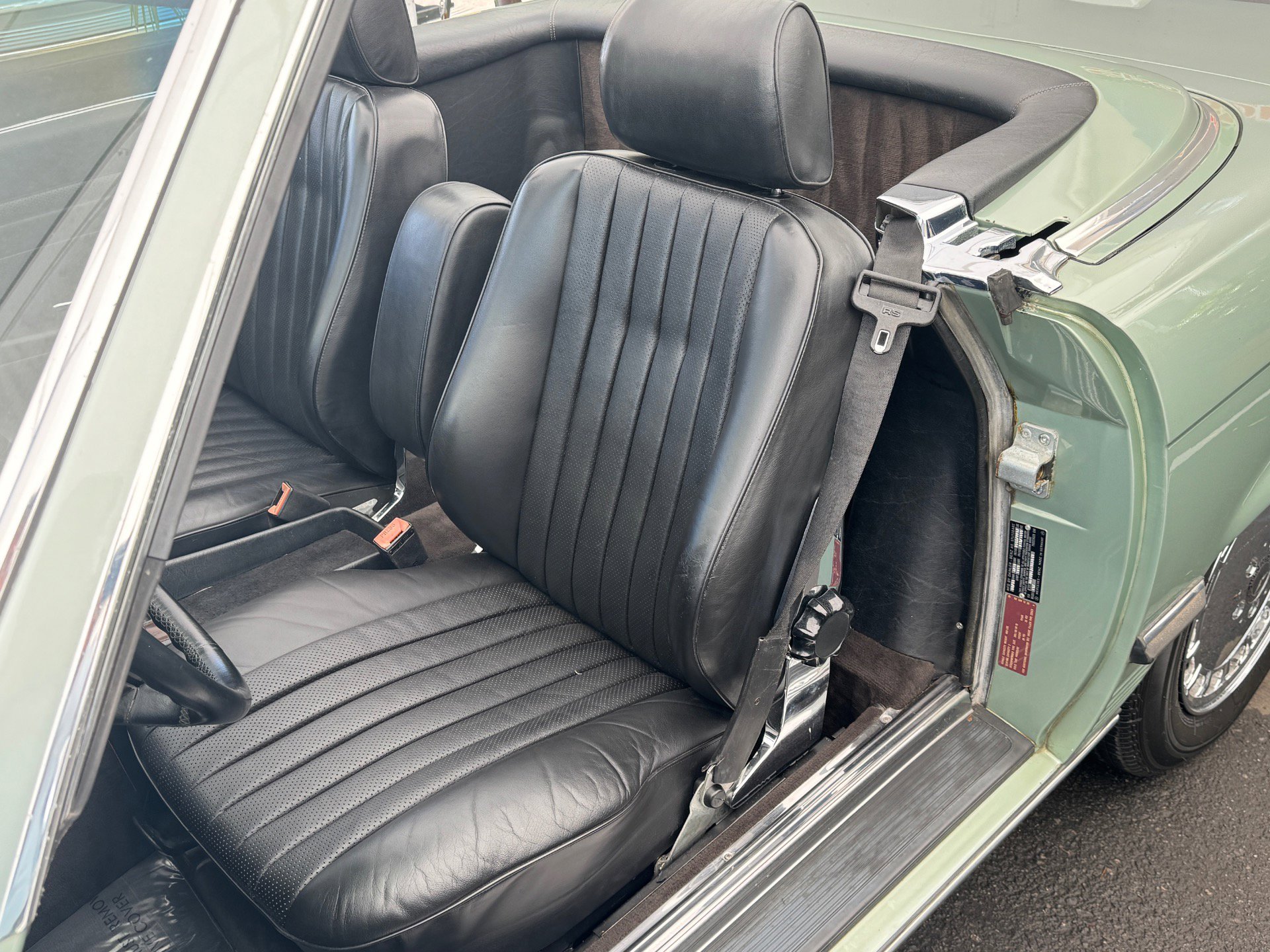 Used 1988 Mercedes-Benz 560 SL image 17