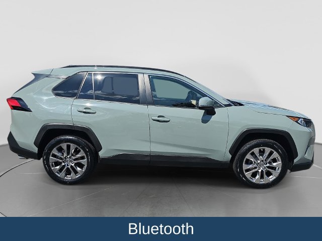 Used 2021 Toyota RAV4 XLE Premium FWD image 3