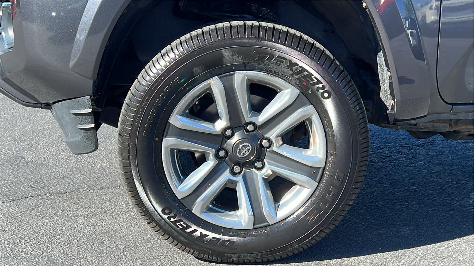 Used 2017 Toyota Tacoma Limited w/ Tow Package AWD/4WD image 9
