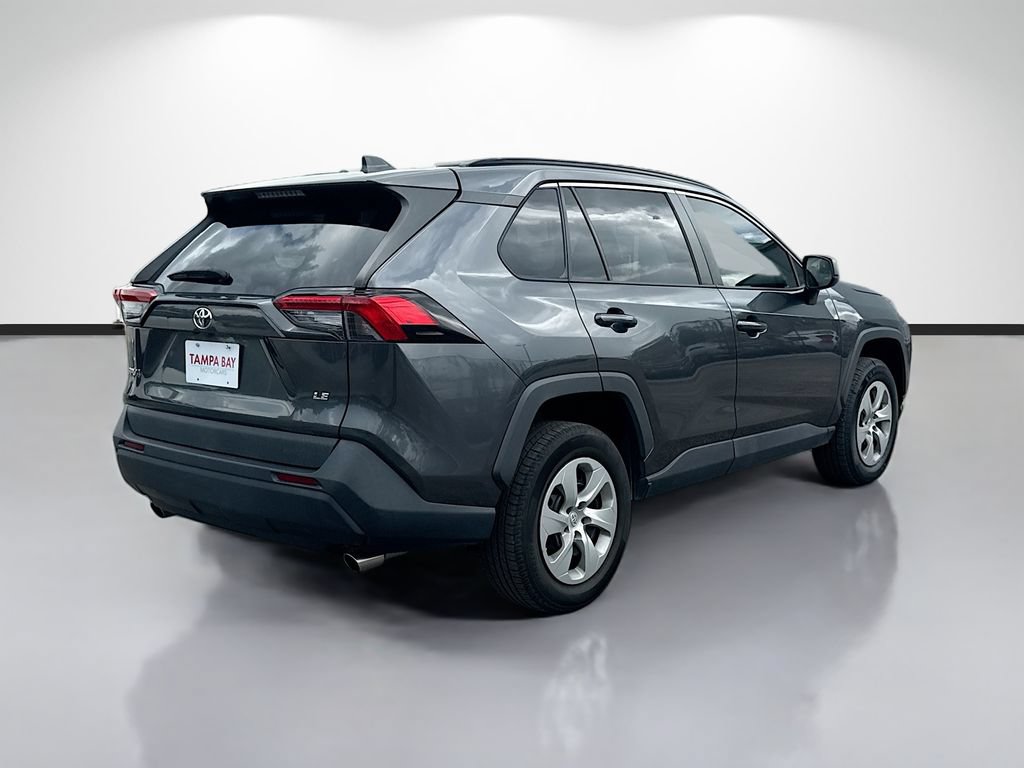 Used 2020 Toyota RAV4 LE FWD image 3