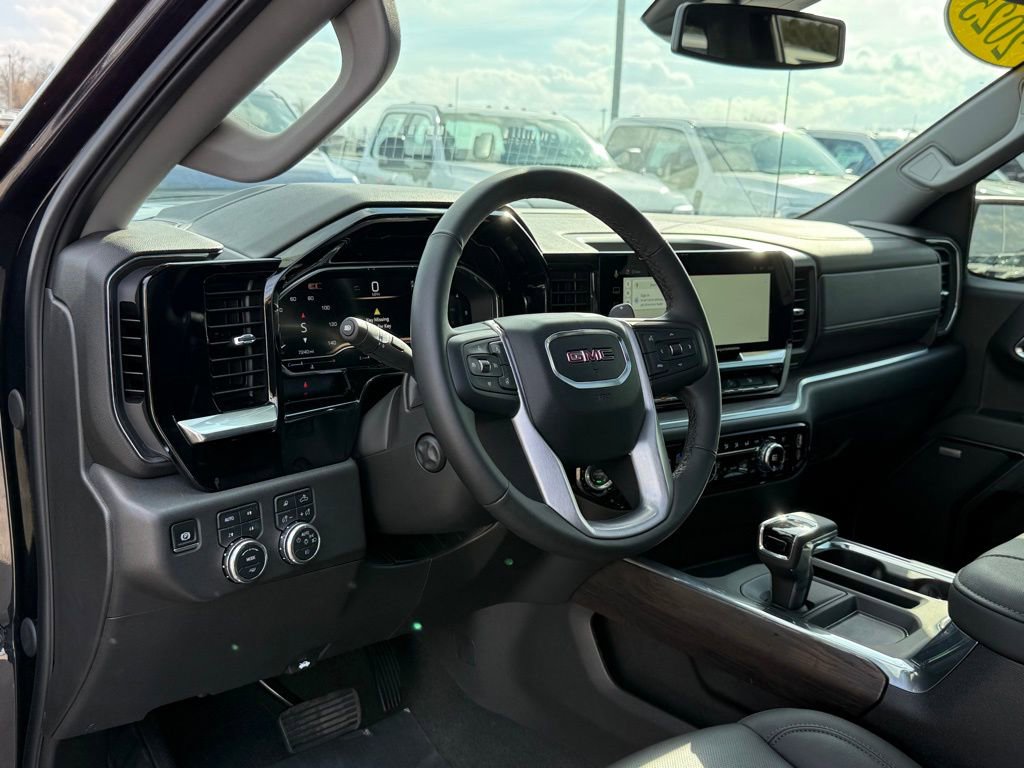 Used 2025 GMC Sierra 1500 SLT w/ SLT Premium Plus Package image 5