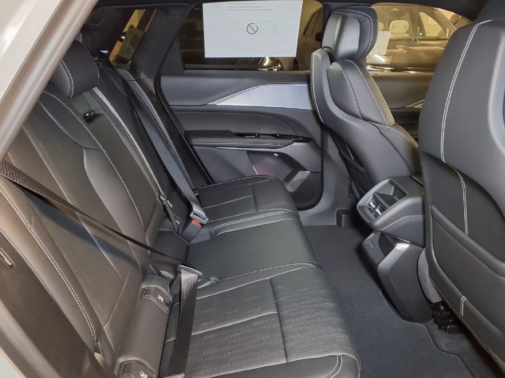 New 2027 Cadillac Lyriq Sport AWD/4WD image 7
