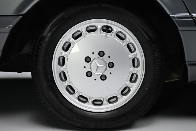 Used 1991 Mercedes-Benz 560 SEL image 32