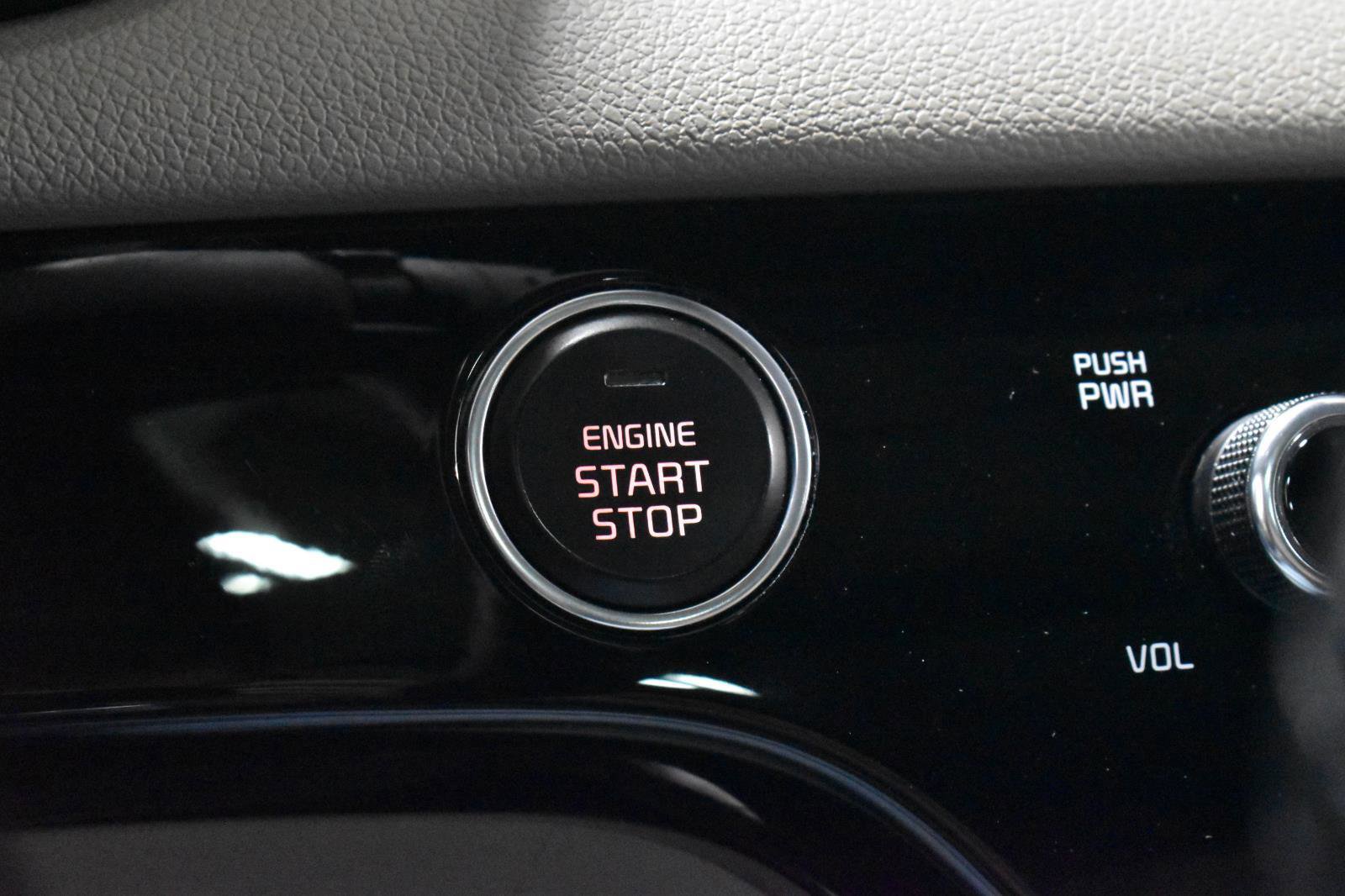 Used 2020 Kia Sportage S w/ Option Group 020 AWD/4WD image 14