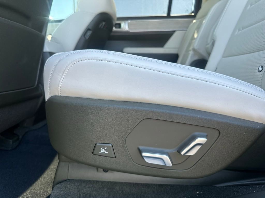 Used 2025 Hyundai Santa Fe Calligraphy image 18