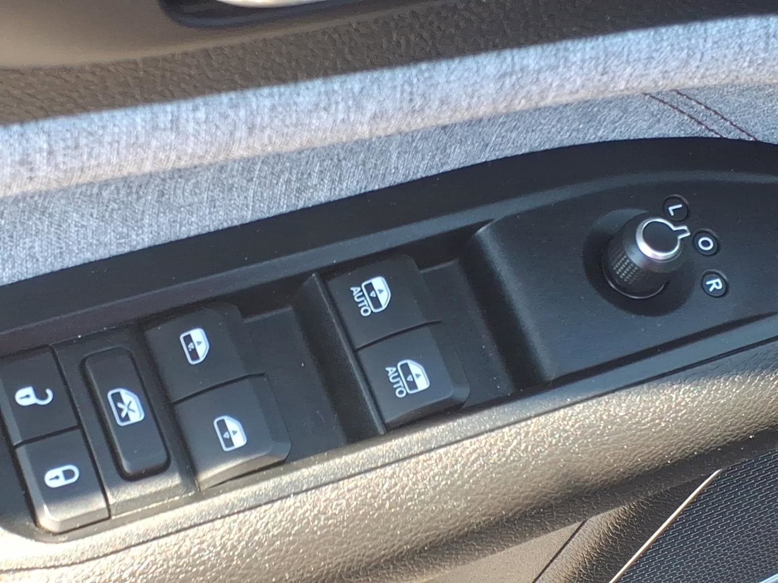 Used 2022 Jeep Compass Latitude image 14