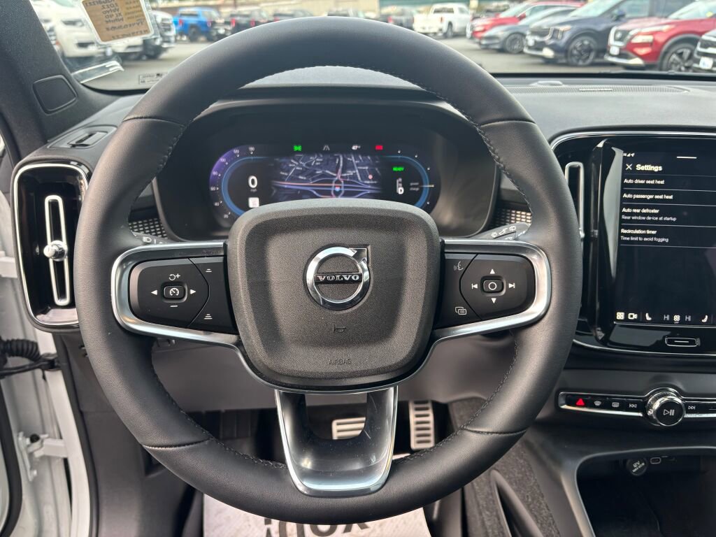 Used 2022 Volvo XC40 P8 Recharge Ultimate image 18