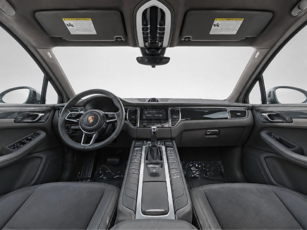 Used 2018 Porsche Macan AWD/4WD image 21