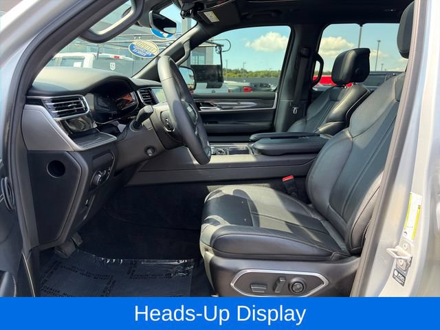 Used 2022 Jeep Wagoneer Series II w/ Convenience Group I AWD/4WD image 17