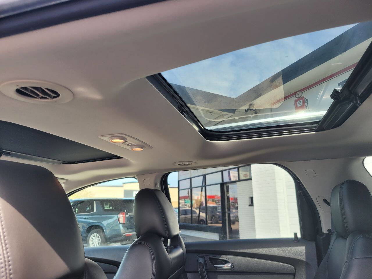 Used 2012 GMC Acadia Denali image 15