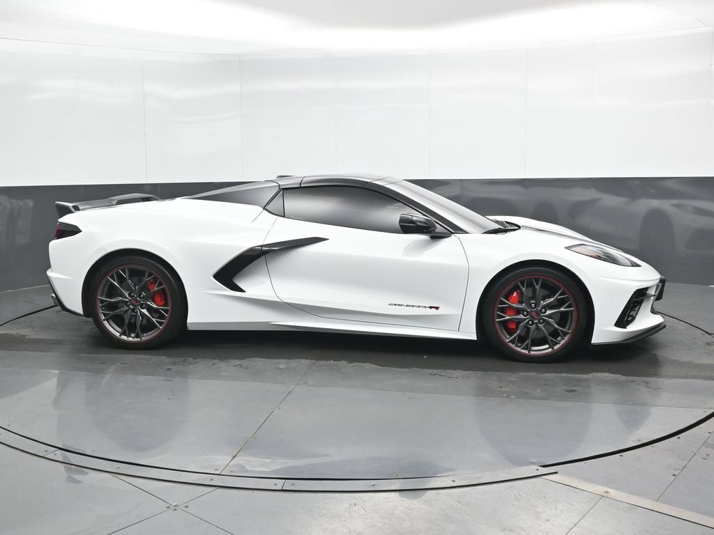 Used 2023 Chevrolet Corvette Stingray Premium Conv w/ Z51 Performance Package RWD image 3
