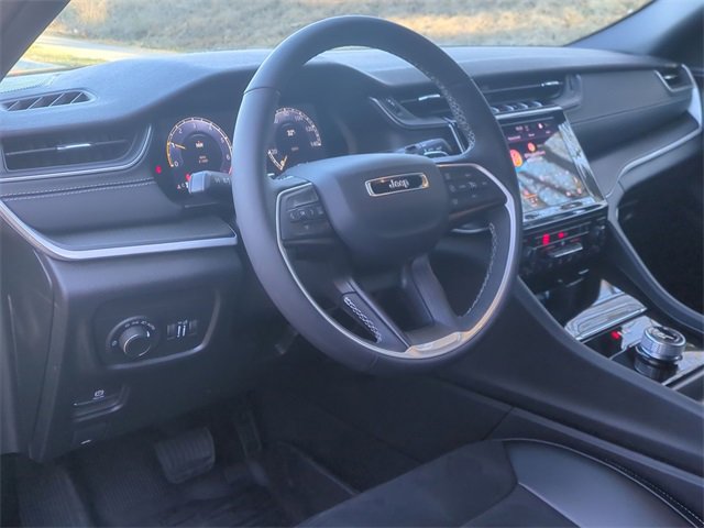 Used 2024 Jeep Grand Cherokee L Laredo image 29