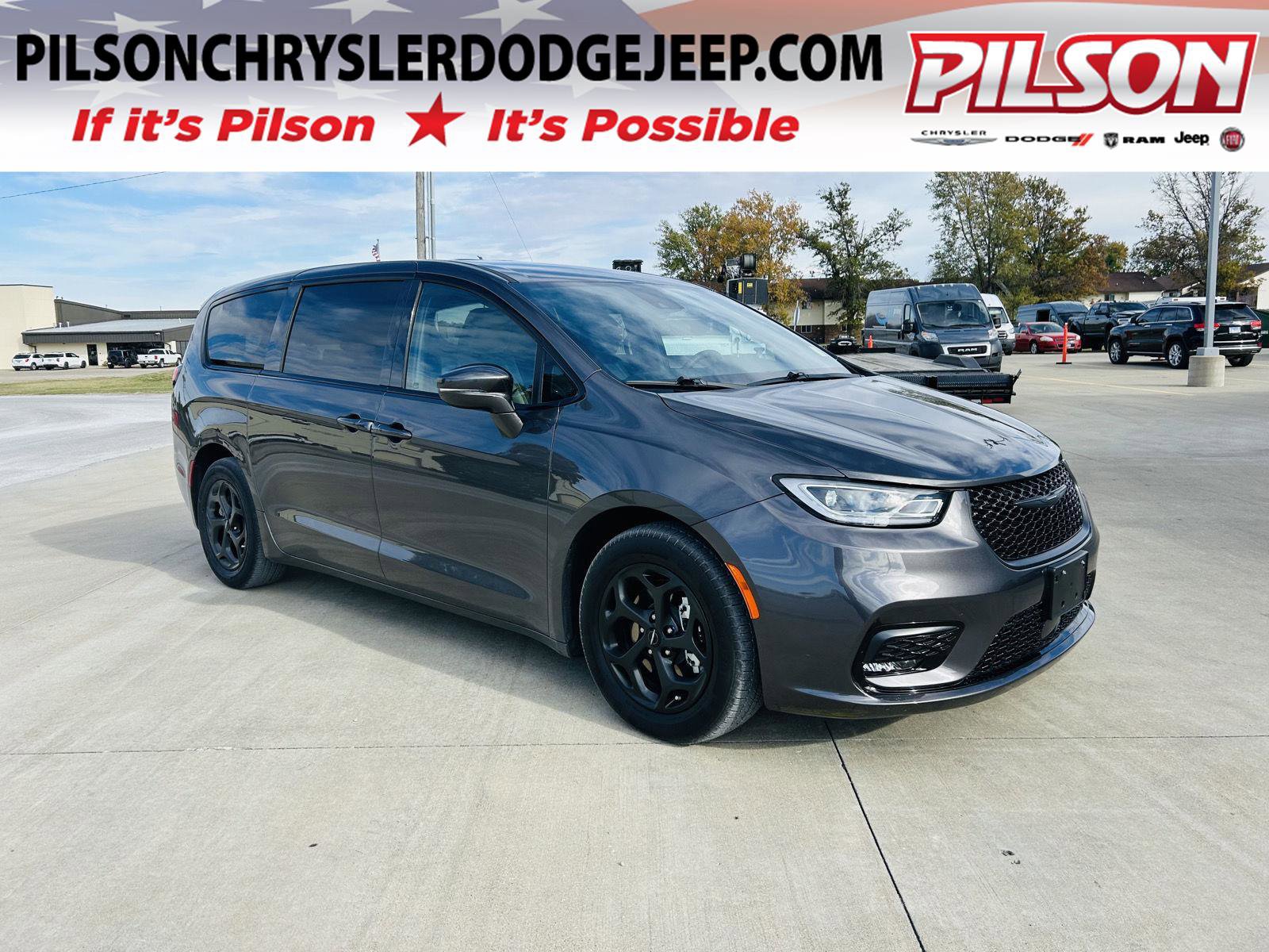 Used 2022 Chrysler Pacifica Touring-L w/ S Appearance Package