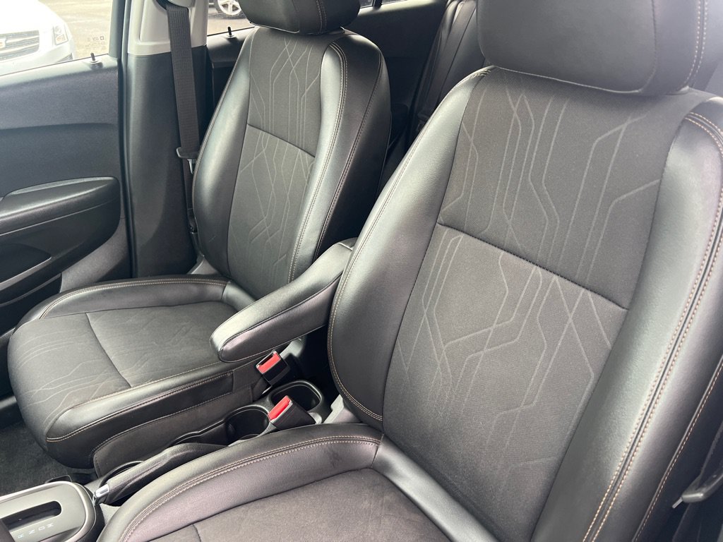 Used 2018 Chevrolet Trax LT w/ LT Convenience Package AWD/4WD image 21
