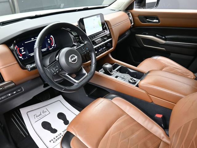 Used 2023 Nissan Pathfinder Platinum AWD/4WD image 18