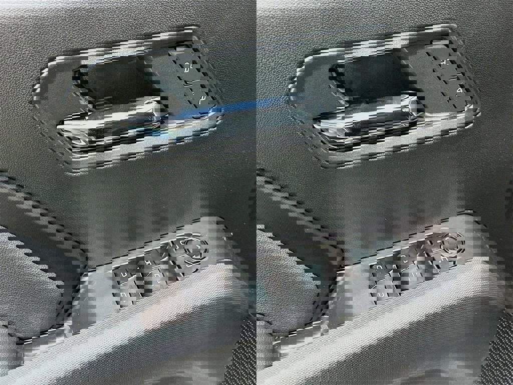 New 2026 GMC Canyon Elevation w/ Convenience Package image 18