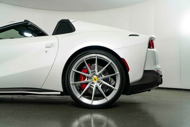 Used 2022 Ferrari 812 GTS RWD image 13