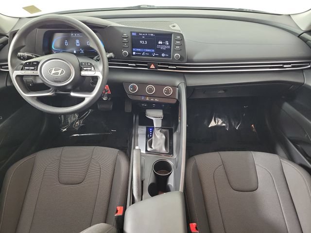 Used 2025 Hyundai Elantra SE FWD image 16