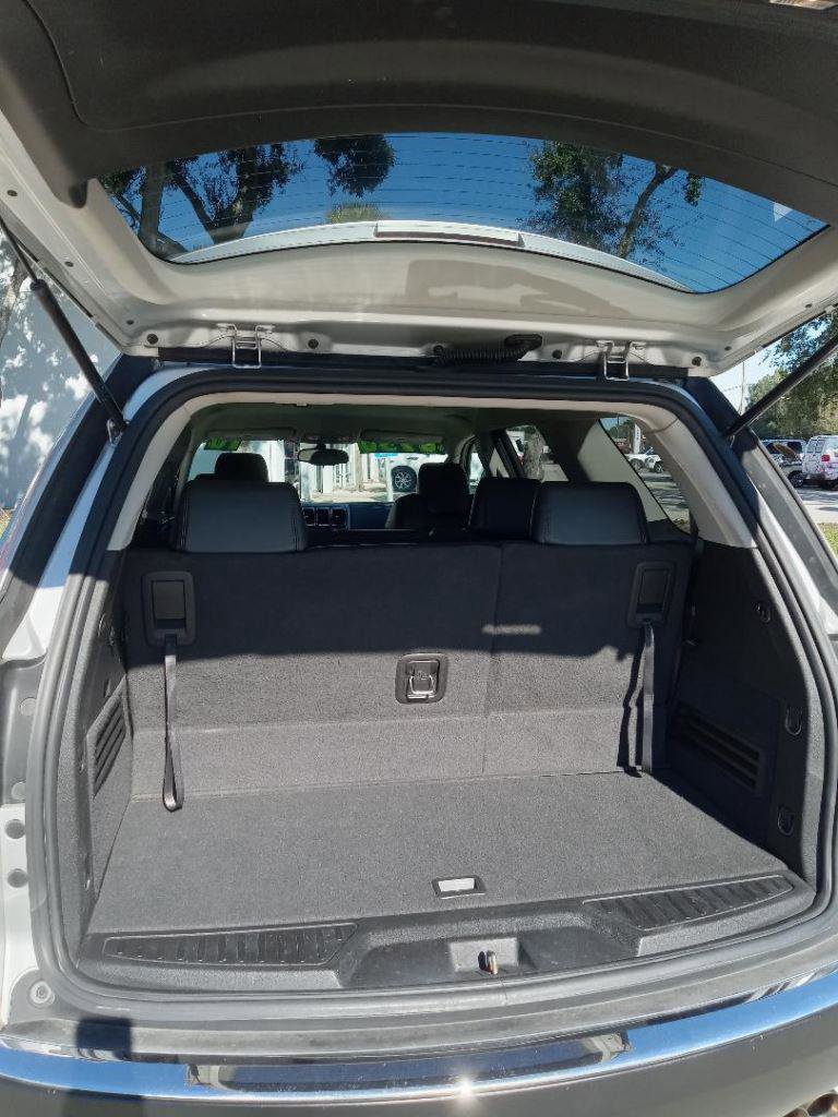 Used 2010 GMC Acadia SL w/ Preferred Package image 6