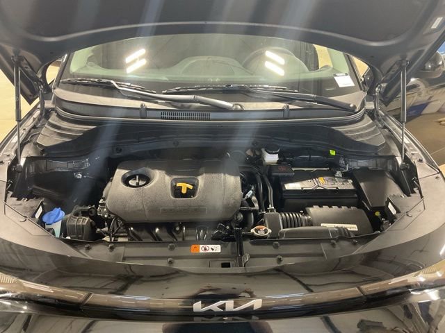 Used 2025 Kia Soul LX w/ LX Technology Package FWD image 19