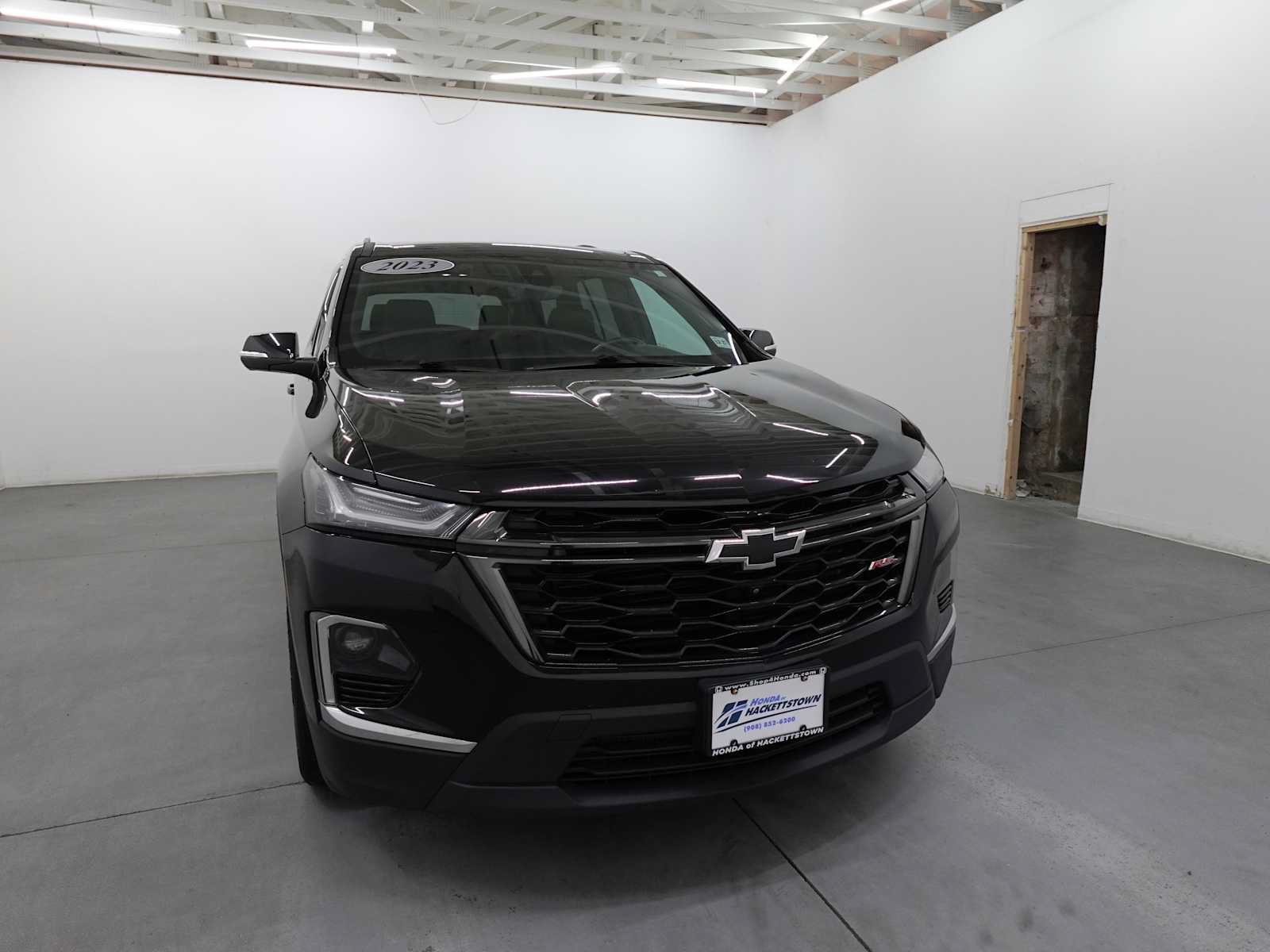 Used 2023 Chevrolet Traverse RS AWD/4WD image 3