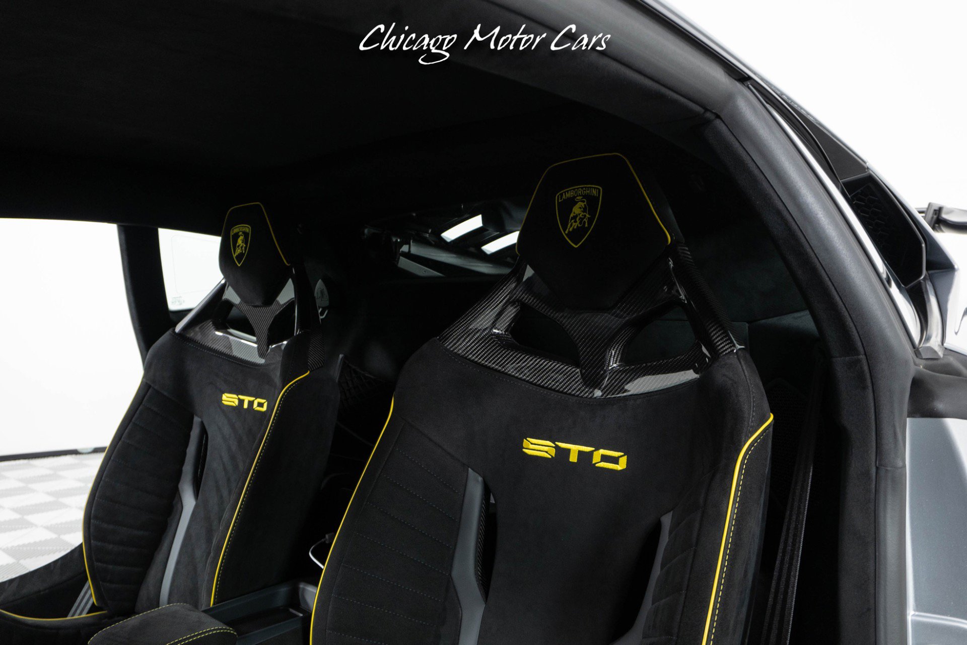 Used 2024 Lamborghini Huracan STO image 21