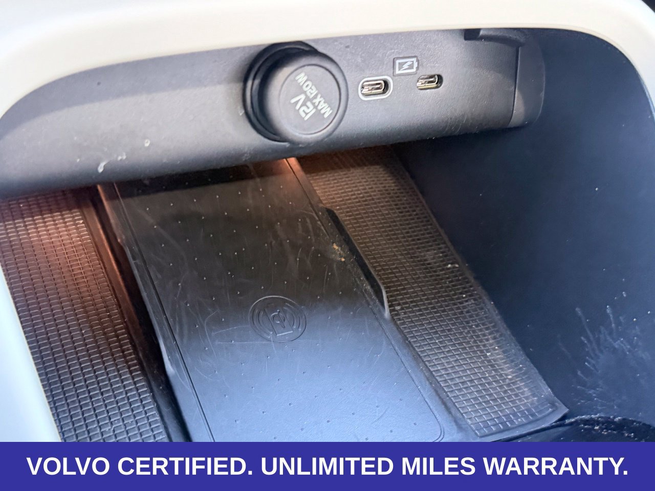 Certified 2024 Volvo XC40 B5 Ultimate w/ Protection Package Premier AWD/4WD image 27