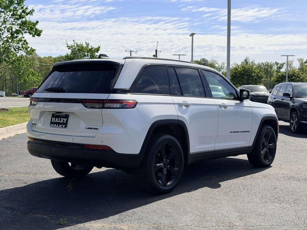 Used 2023 Jeep Grand Cherokee Limited w/ Black Appearance Package AWD/4WD image 20