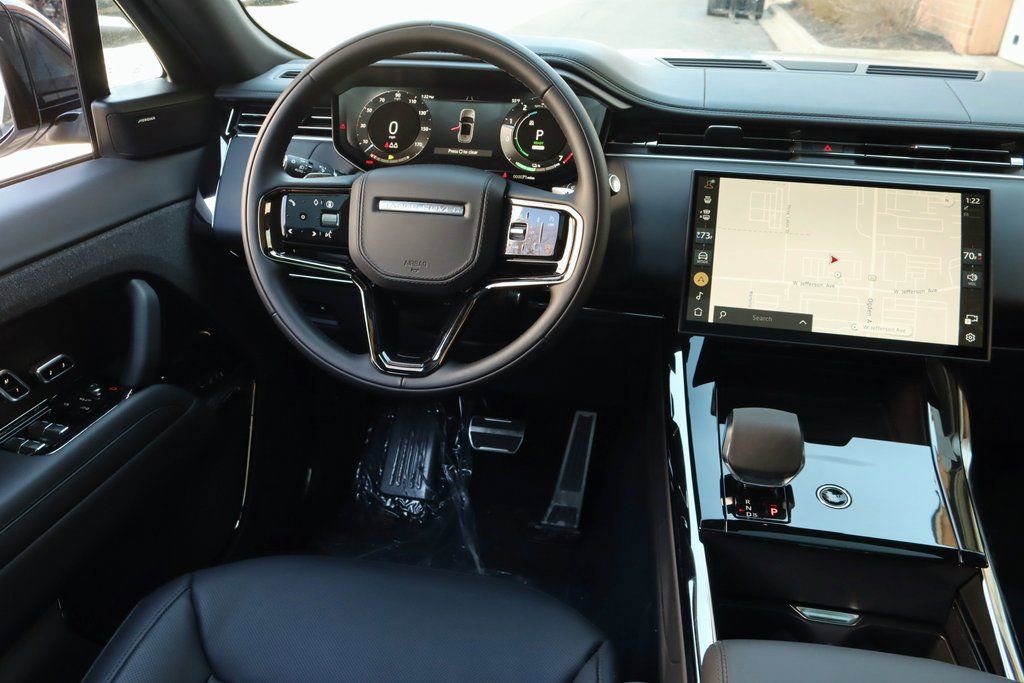 Used 2025 Land Rover Range Rover Sport Dynamic SE AWD/4WD image 14