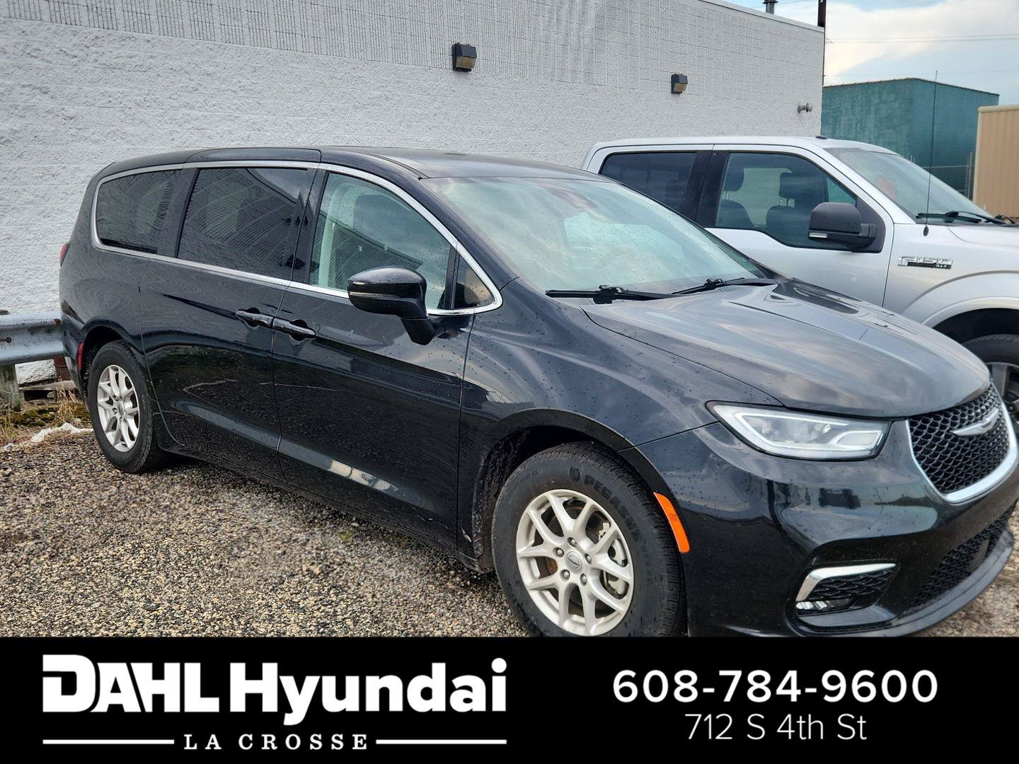 Used 2023 Chrysler Pacifica Touring-L