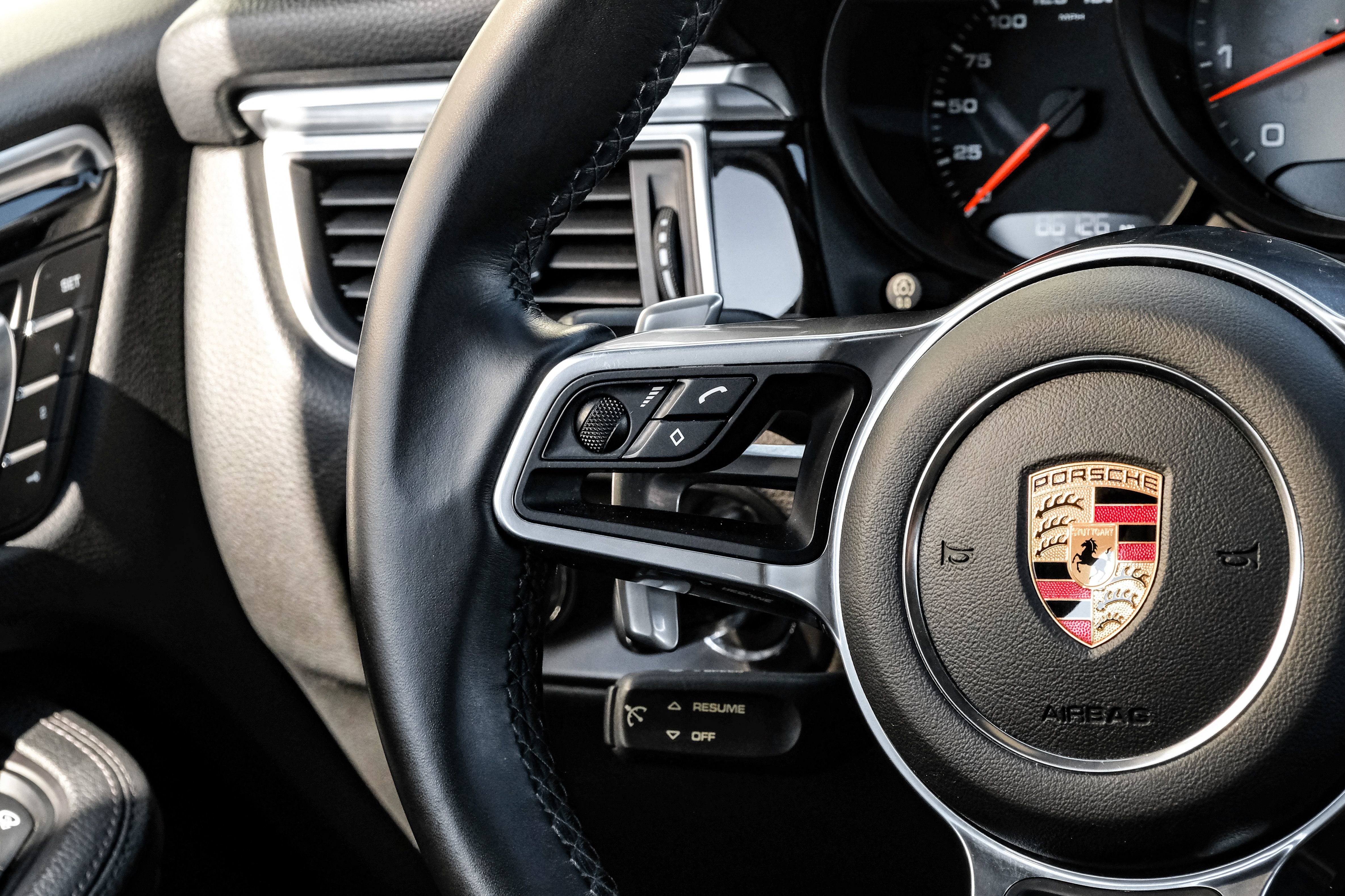 Used 2017 Porsche Macan S image 17