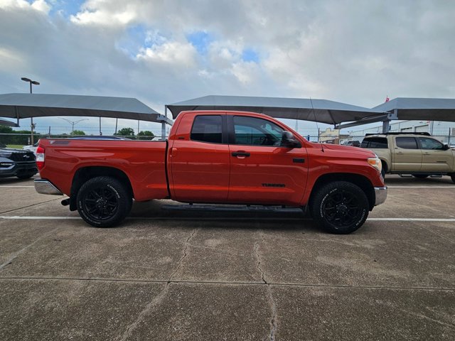 Used 2017 Toyota Tundra SR5 w/ SR5 Upgrade Package AWD/4WD image 4