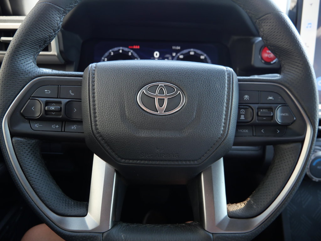 Used 2025 Toyota Tacoma TRD Off-Road AWD/4WD image 27