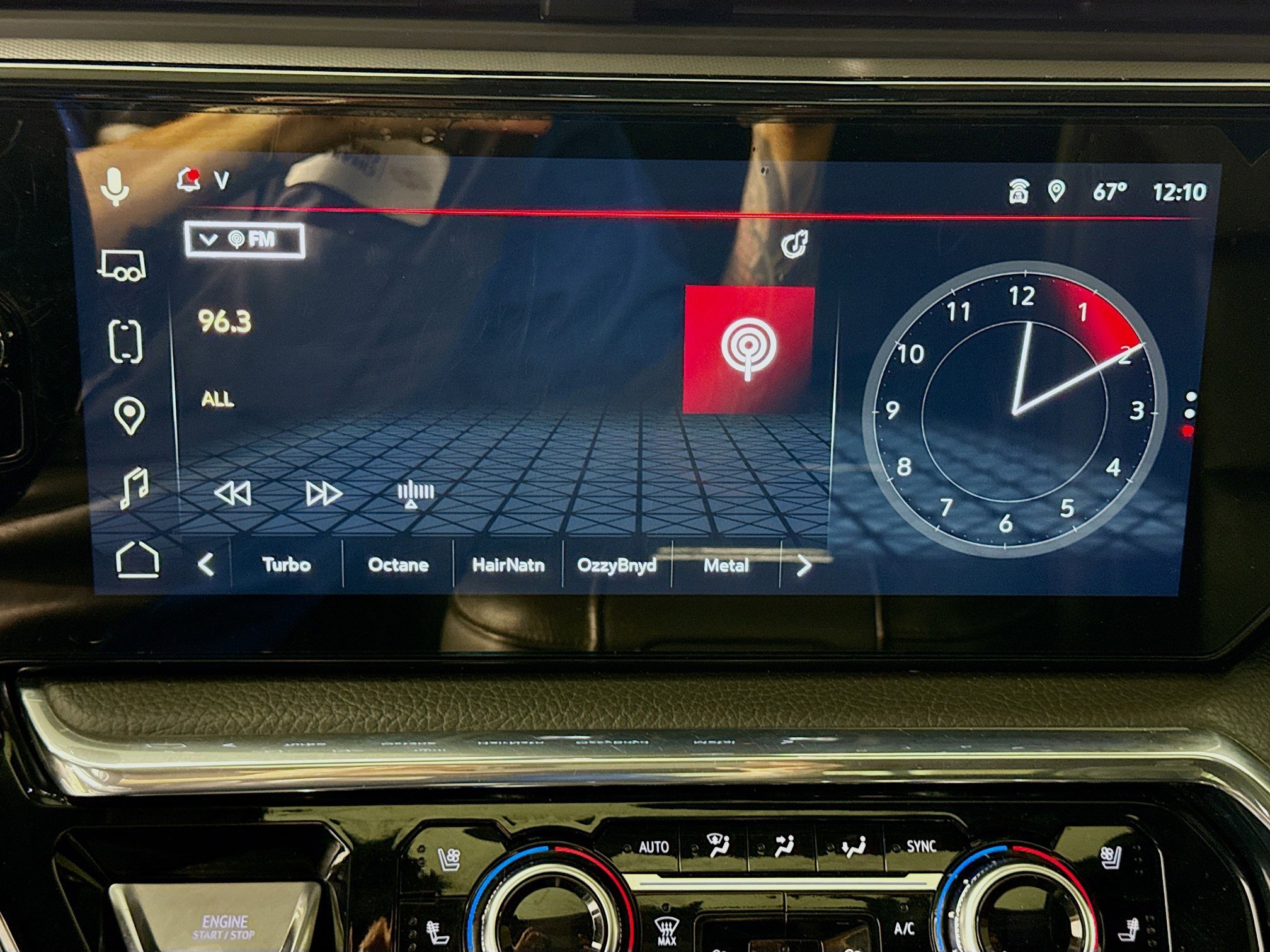 Used 2024 GMC Sierra 3500 Denali w/ Denali Reserve Package image 15