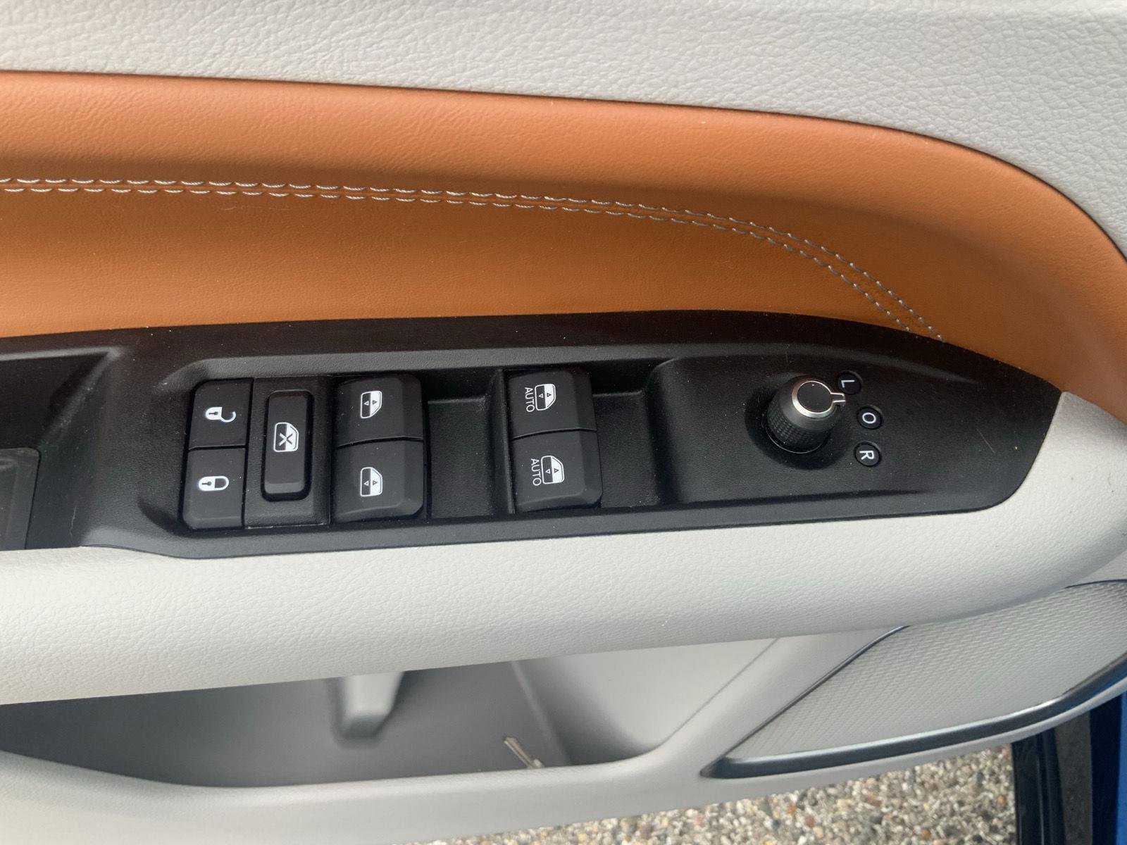 Used 2022 Jeep Compass Limited w/ Elite Group image 24