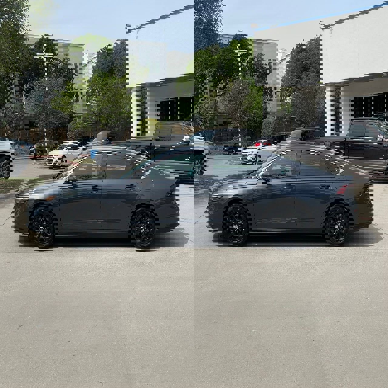 Used 2025 Honda Accord LX image 3